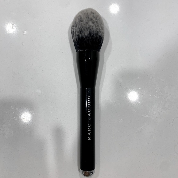 Marc Jacobs The BRONZE Brush - Picture 1 of 3